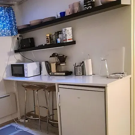 Rauhallinen Kaksio Lahdentie Tuntumassa, Lentokenttaemajoitus Ja Saehkoeauton Latauspiste Apartman