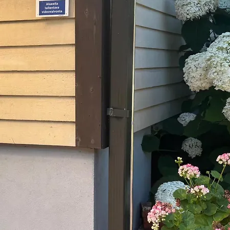 Rauhallinen Kaksio Lahdentie Tuntumassa, Lentokenttaemajoitus Ja Saehkoeauton Latauspiste ヴァンター